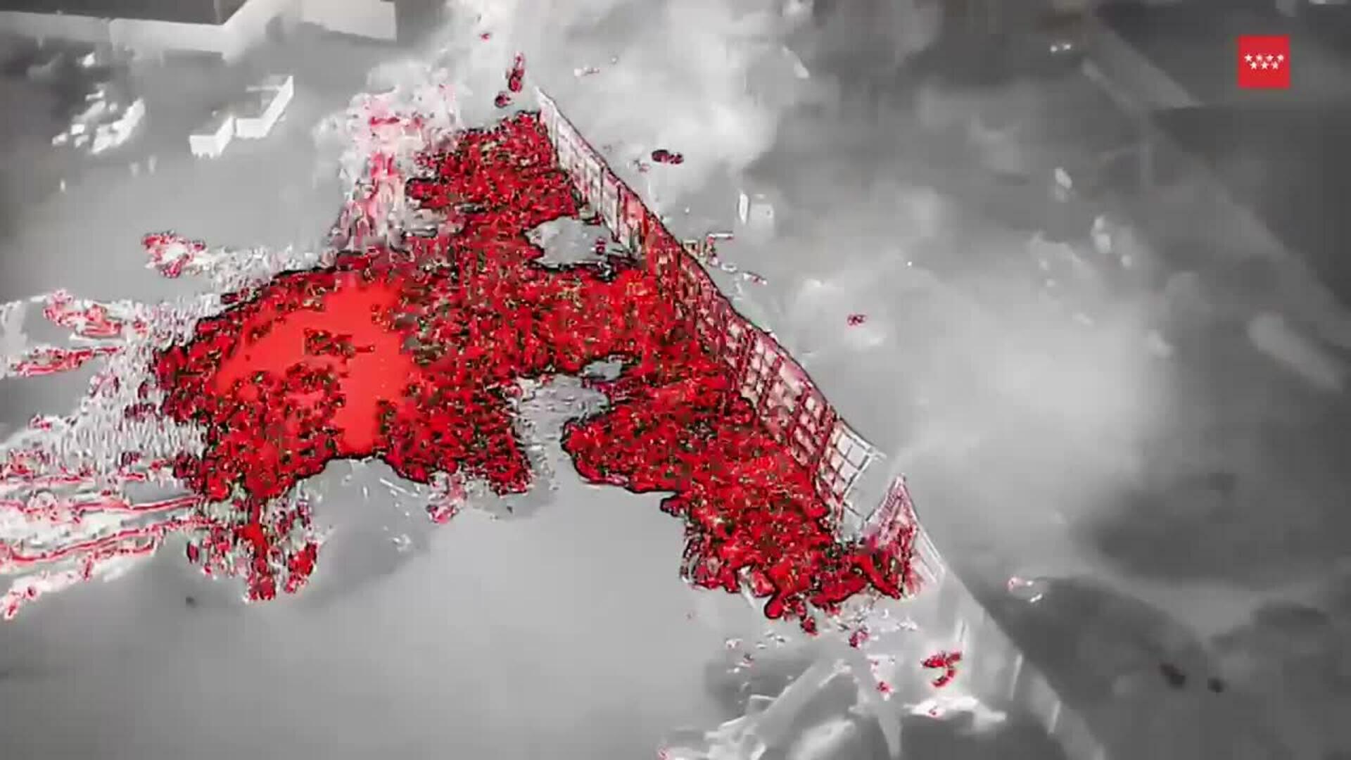 Incendio en exterior de una planta de reciclaje quema 1.000 m2 de plásticos en Arganda del Rey