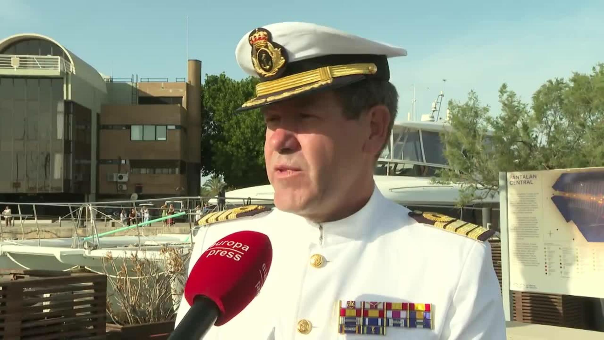 Valencia celebra un homenaje del mundo de la falla a la Virgen y el mar