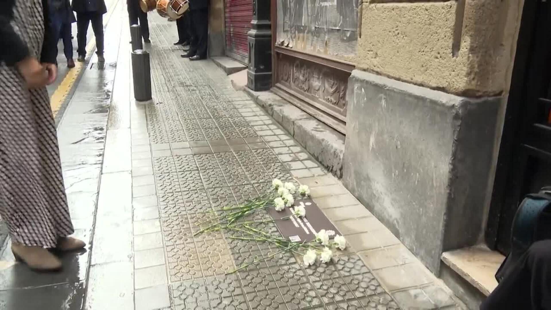 Bilbao coloca una placa de homenaje a un asesinado por la Triple A