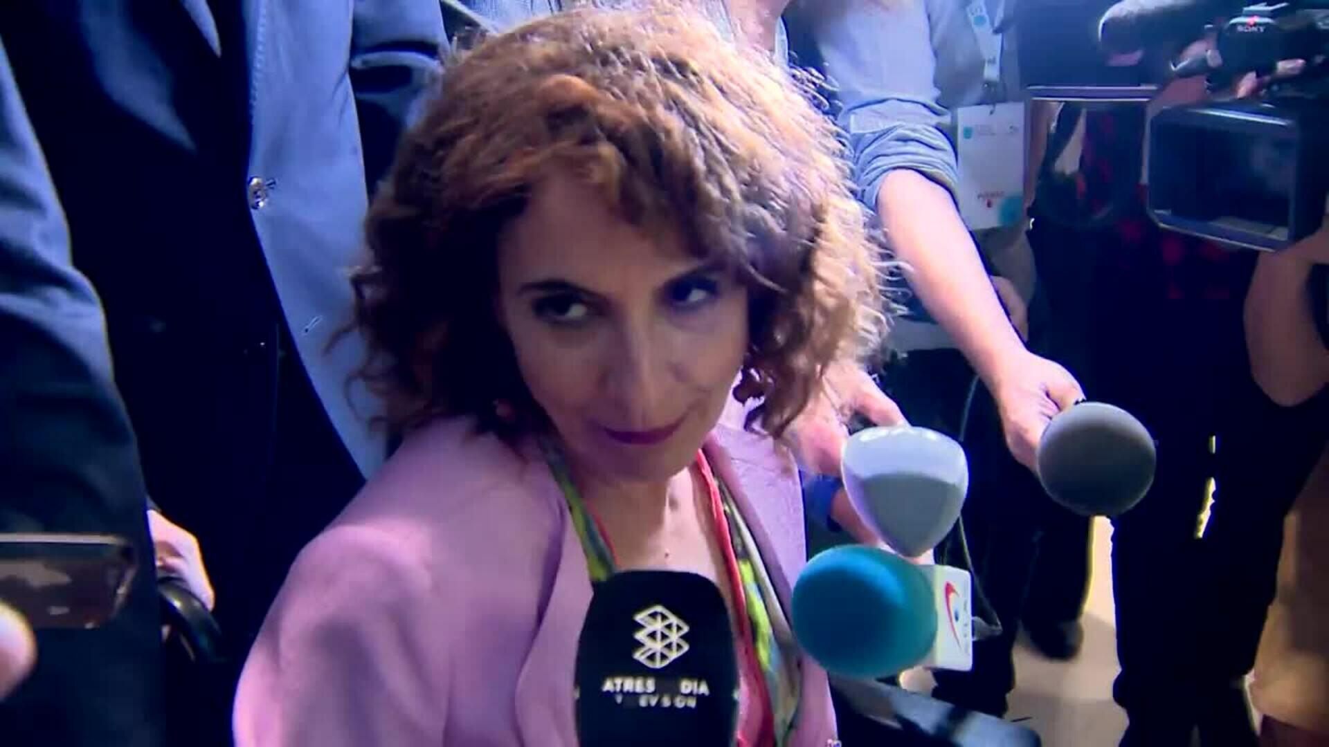 Montero acusa al PP de usar "bulos" en la querella contra el PSOE sobre financiación ilegal