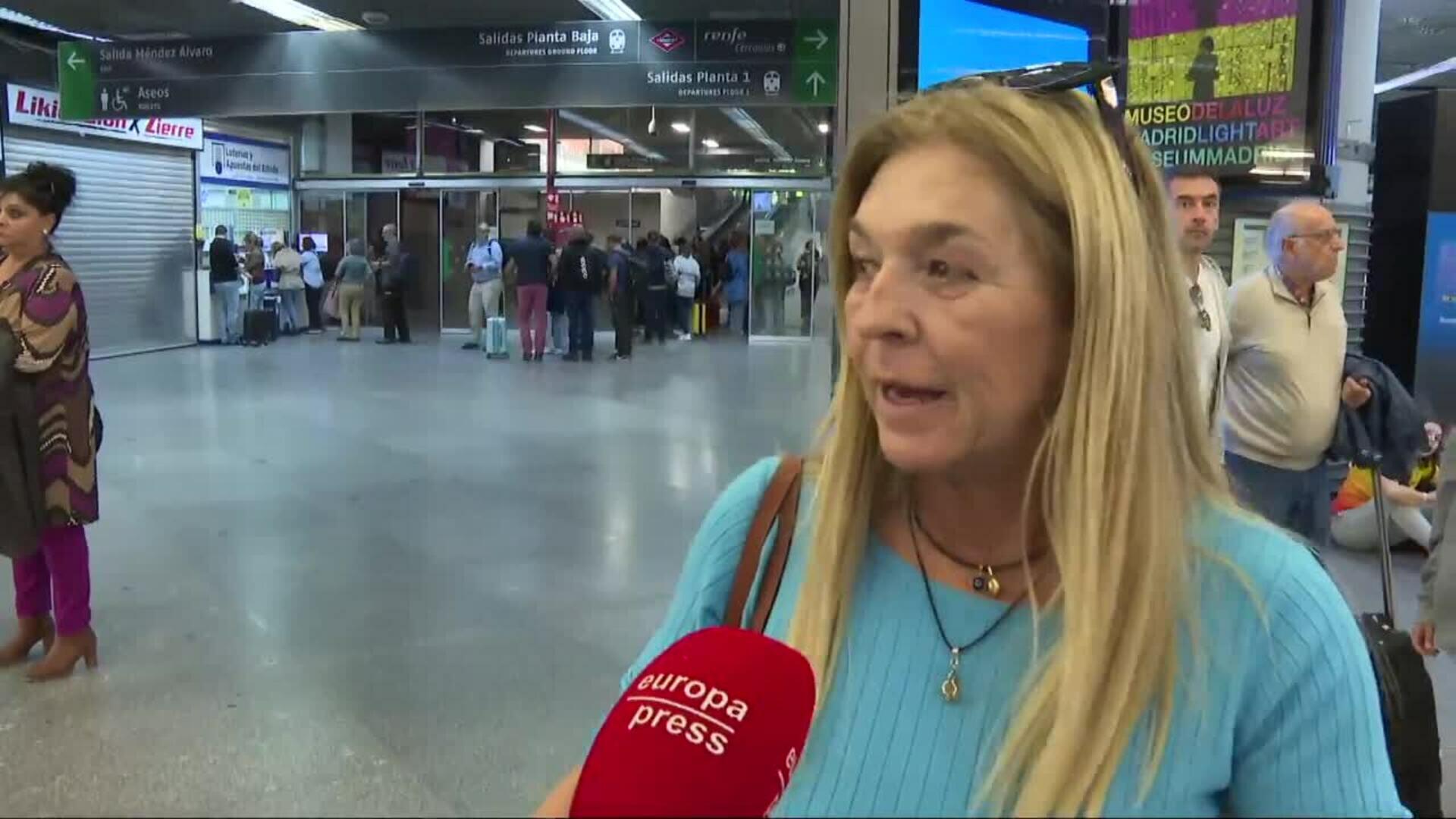 Continúa el caos ferroviario en Atocha: "No hemos recibido ni un mensaje"