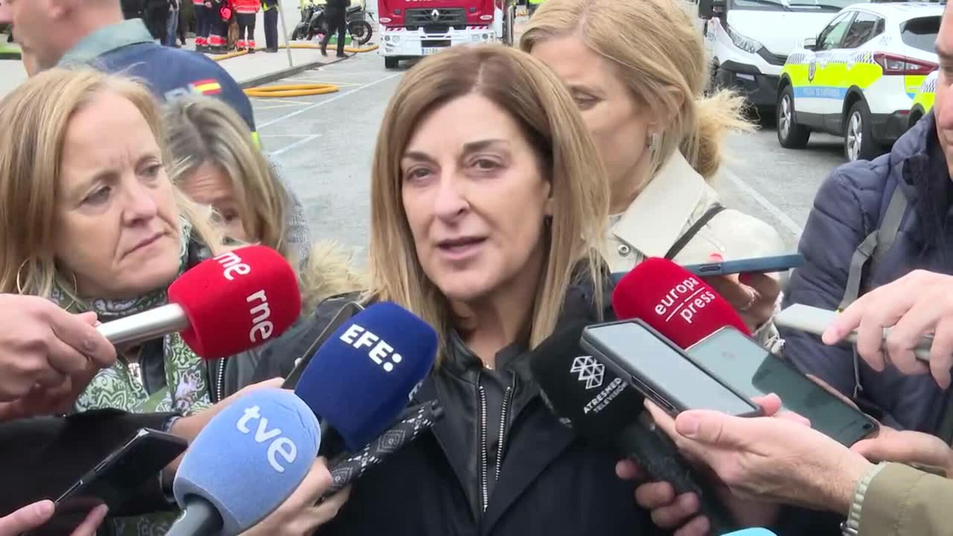 La presidenta de Cantabria traslada su "hondo pesar" y condolencias a las víctimas del derrumbe