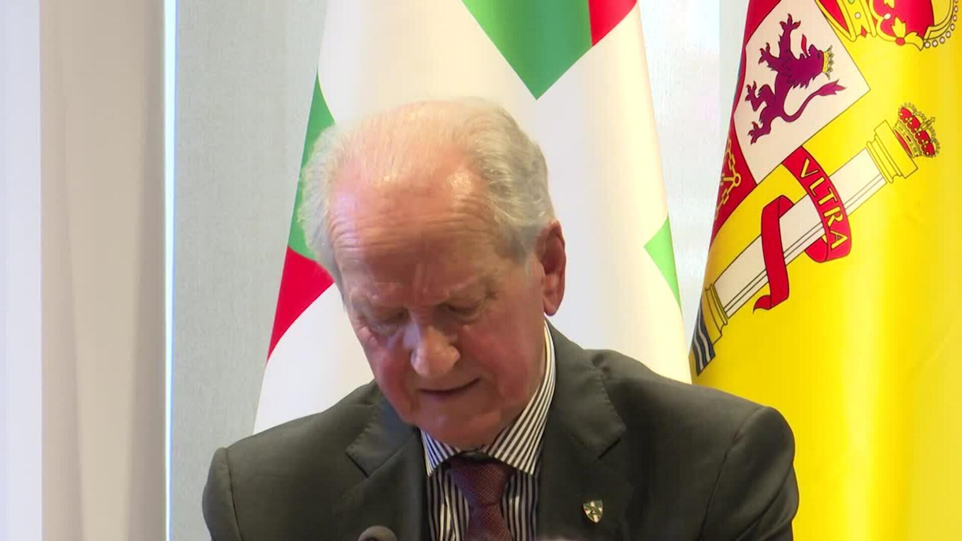 Exconsejero Atutxa dice que la izquierda abertzale debe "asumir la pesada carga de sus errores"