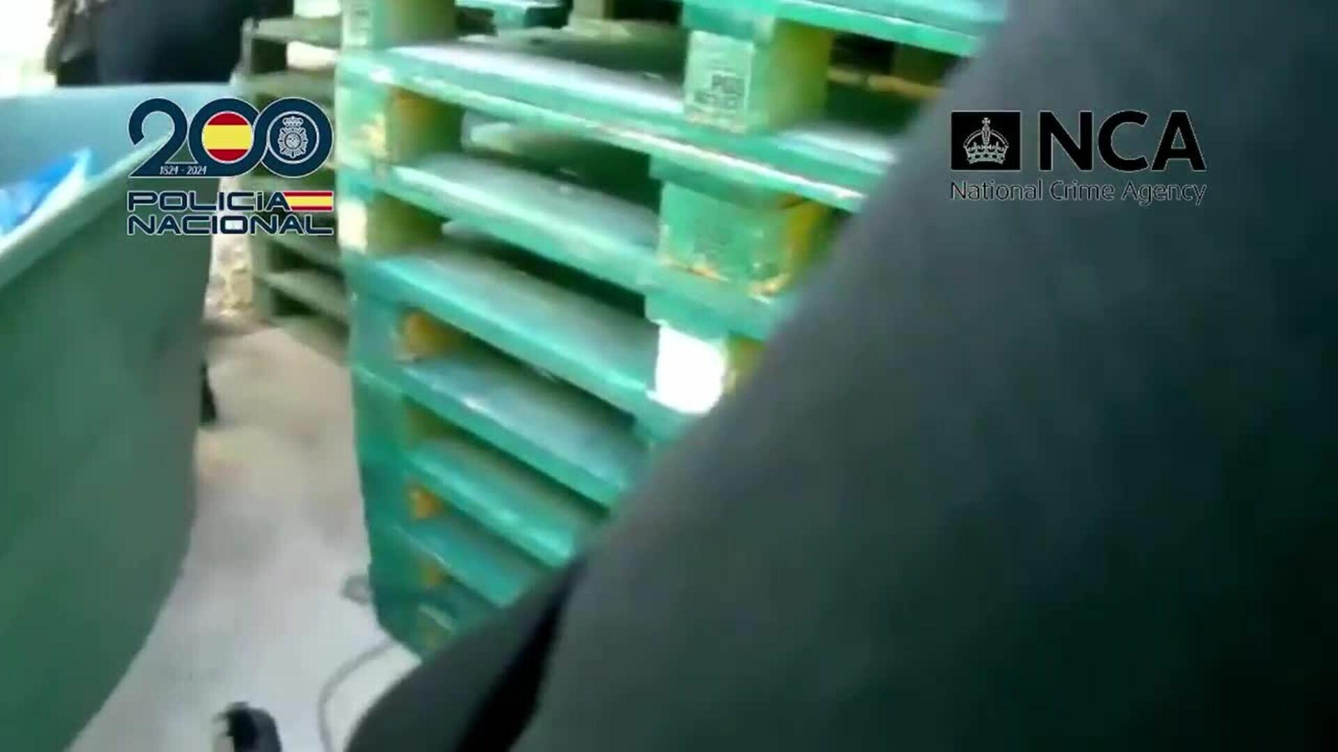 La Policía incauta 1.200 kilos de hachís ocultos en bidones de arena