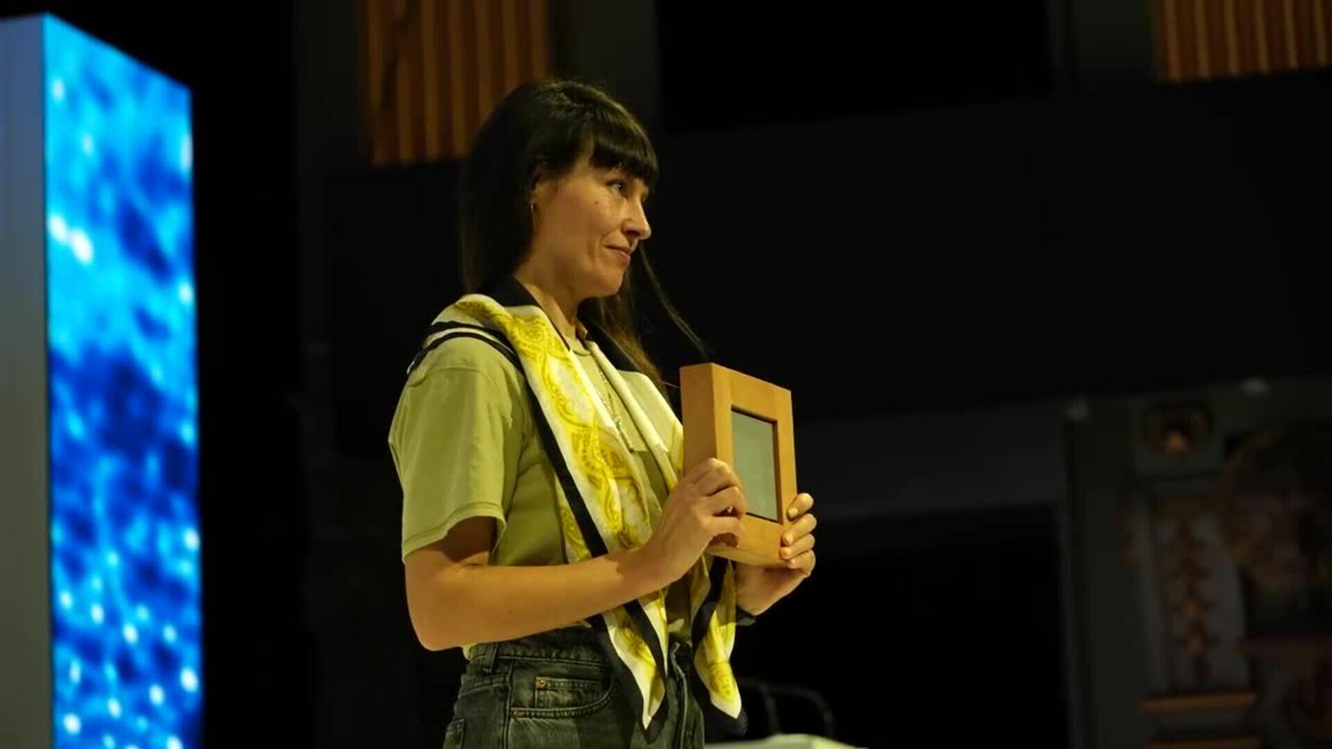 La Reina Sofía preside la entrega del Premio BMW de Pintura más emotiva