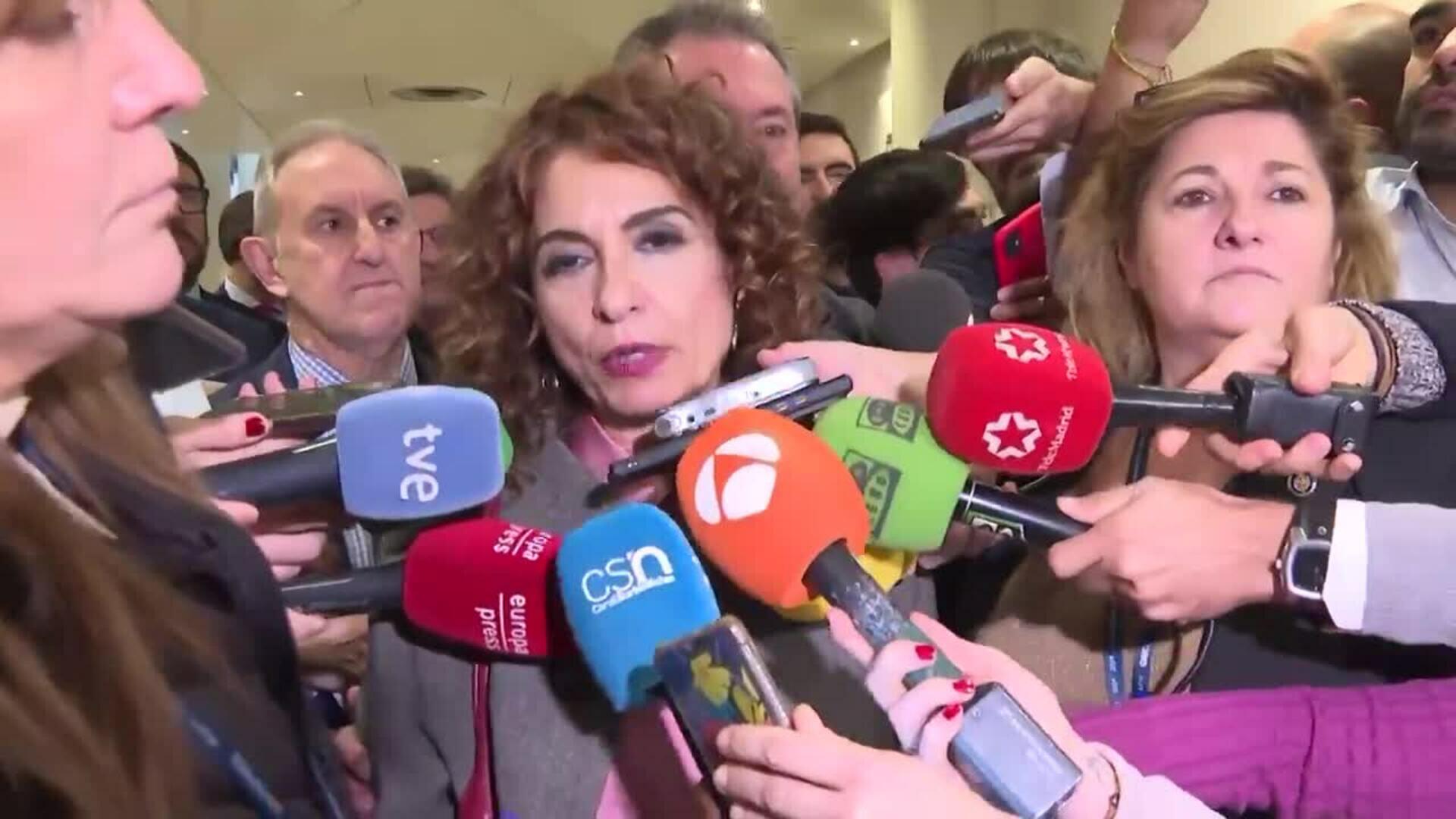 Montero aboga por "no desviarse" de que Ayuso "mintió" sobre su novio