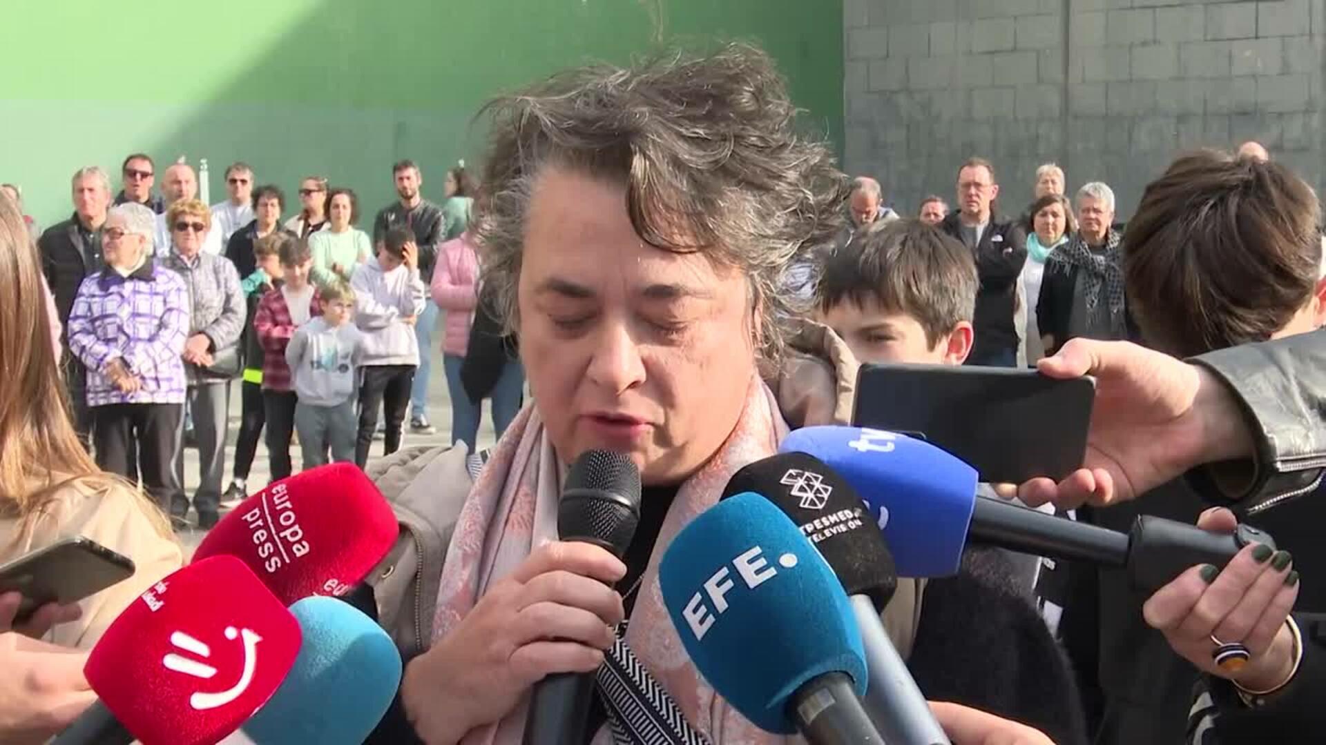 Cientos de personas se concentran en Pasaia (Gipuzkoa) en repulsa por el último crimen machista