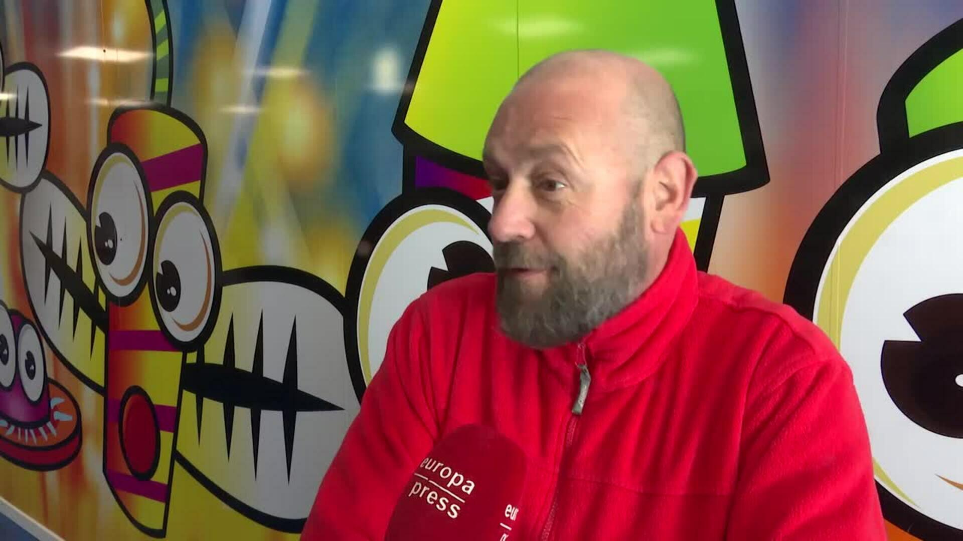 Vendedor de pirotecnia destaca la "evolución" al "color" frente al "ruido" en fin de año