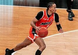 Ngouama refuerza el juego exterior del Dreamland Gran Canaria hasta final de temporada