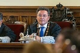 El fiscal general cambió su móvil siete días después de que el Supremo le encausara