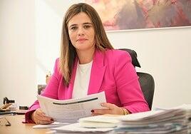 Nuria Cabrera: «El presupuesto del Cabildo para 2025 impulsa las infraestructuras básicas que necesitan los municipios»