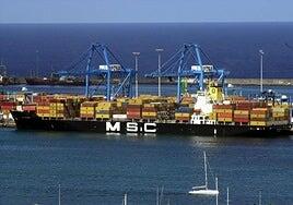 Las subvenciones al transporte de mercancías con Canarias están de nuevo en tela de juicio