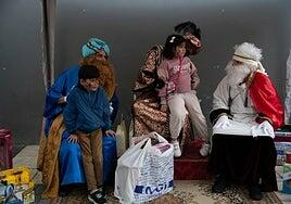 Los Nazarenos de Vegueta recogen juguetes para los niños necesitados