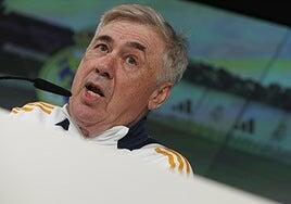 Ancelotti: «Es difícil aguantar lo que aguanta Vinicius»