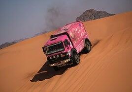 El equipo del Dakar por la Vida completa sin incidentes la cuarta etapa de la categoría Classic