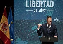 Sánchez defiende la celebración de la muerte de Franco como vacuna contra el totalitarismo