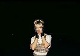 Iyah May, cantante pop y diva de los conspiranoicos