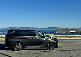 Ruta con Lexus LM: navegar por la carretera hacia La Coruña