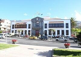 Un policía a un vendedor ambulante: «Tú no vas a vender más, negro de mierda»