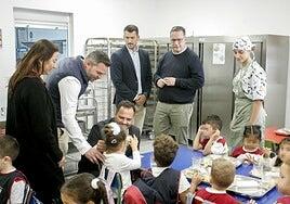 Poli Suárez ofrece más apoyo a las escuelas unitarias