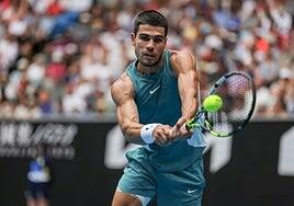 El mejor Alcaraz barre a Nishioka