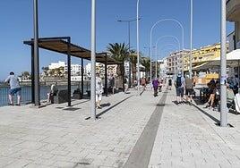 El Mercadillo de Arguineguín se traslada al entorno de la playa de las Marañuelas y el muelle