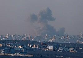 Los bombardeos israelíes silencian las celebraciones en Gaza con decenas de muertos