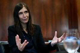 La directora del CNIO gastó 150.000 euros en mejorar su imagen en medio de denuncias por acoso laboral