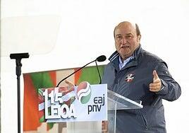 Ortuzar opta a seguir al frente del PNV con la legislatura en el aire