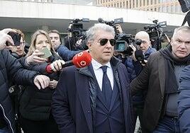 Laporta: «El penalti a Koundé es un escándalo»