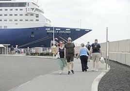 Récord en Los Mármoles y Naos de mercancías y pasaje, por los cruceristas