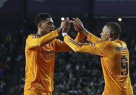 Mbappé consolida el liderato del Madrid en Zorrilla