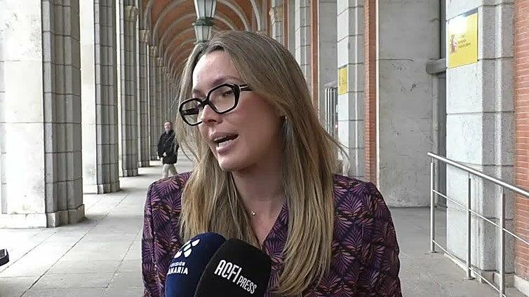 María Fernández aborda con el Ministerio la gratuidad del transporte