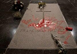 El Supremo confirma la absolución del artista que pintó una paloma en la tumba de Franco