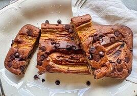 Vídeo-receta de banana bread o queque de plátano con nueces y chocolate