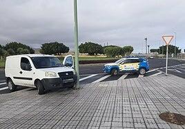 Se estampa contra una farola para evitar chocarse contra un coche en Las Palmas de Gran Canaria
