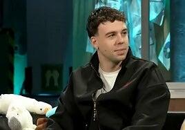 Quevedo sorprende de nuevo: regala entradas al público de La Revuelta para su concierto del Movistar Arena