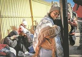 El muro de los desesperados: Atrapados en la frontera