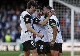 El Valencia se aferra a Primera con una victoria ante el Celta