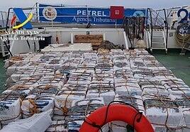 Deniegan la libertad a un detenido con 3.000 kilos de cocaína en un yate rumbo a Canarias