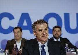 Feijóo se erige como «la única alternativa» a Sánchez y avisa que a él no le da órdenes Puigdemont