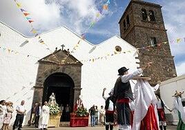 La Oliva bailó por la fiesta de la Candelaria