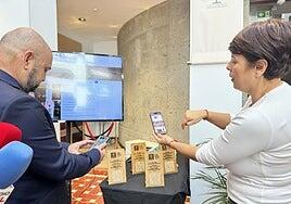 Gran Canaria cuela a los turistas en los talleres artesanos con un código QR