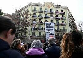 El Ayuntamiento de Barcelona compra la Casa Orsola, símbolo de la resistencia contra los desahucios