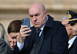 Utilizan la Inteligencia Artificial para simular la voz de un ministro y estafar a empresarios italianos