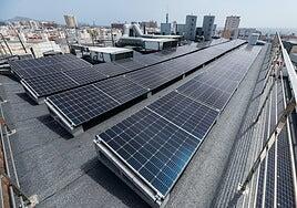 Autorizan la instalación de una planta solar fotovoltaica en la cubierta del patio de butacas del Teatro Cuyás