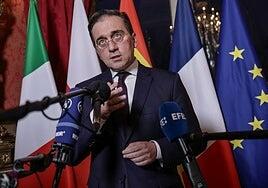 Albares advierte de que la guerra de Ucrania no puede terminarse «con una paz injusta»