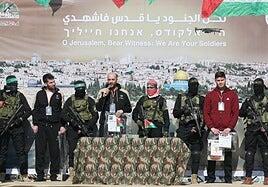 El alto el fuego en Gaza sigue vivo tras entregar Hamás a otros tres rehenes