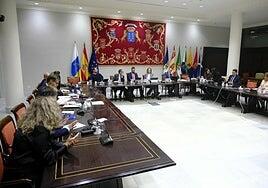 La comisión de investigación del caso mascarillas retoma las sesiones y llama a 16 comparecientes