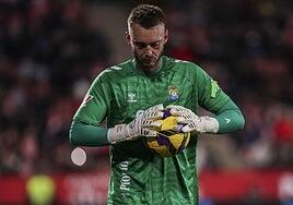 La ley del área: la UD tirita y el Barça tritura